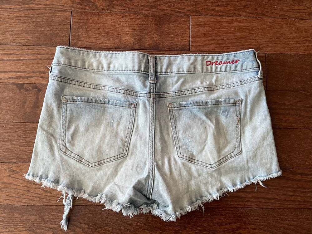 Y2K Express Low Rise Distressed Denim Shorts “Blue Jean Baby” Embroidered Size 6 - Picture 10 of 11